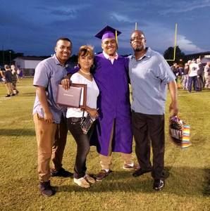 Meet your Posher, Esteban